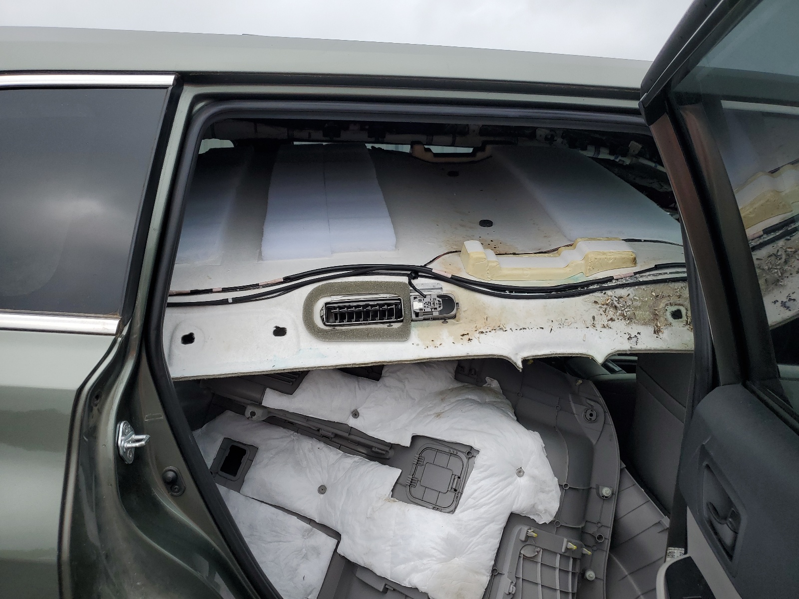 5TDBZRFH8KS927957 2019 Toyota Highlander Le