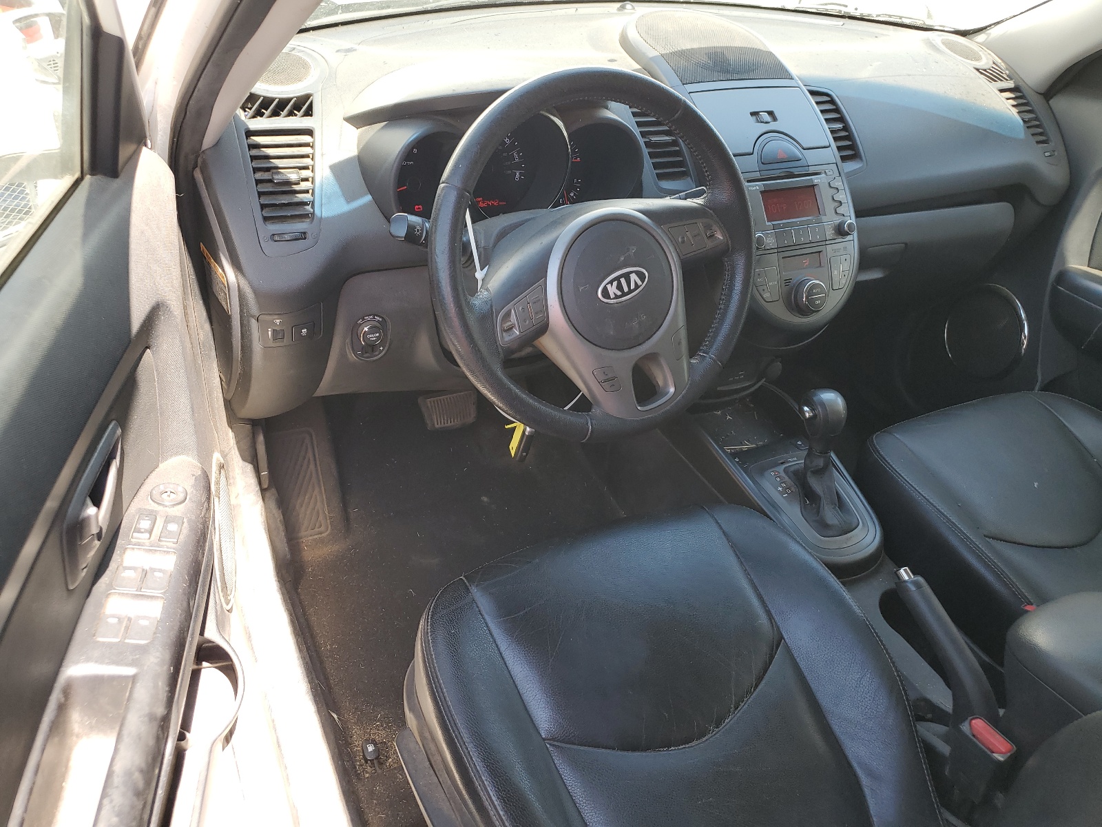 KNDJT2A24B7264730 2011 Kia Soul +