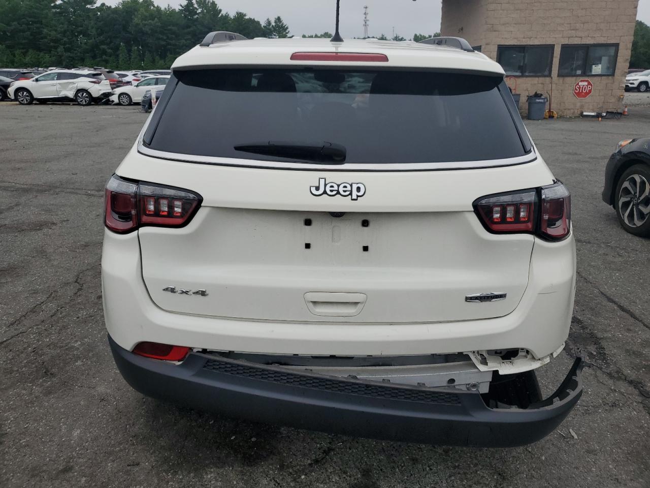 2018 Jeep Compass Latitude VIN: 3C4NJDBB8JT313892 Lot: 62403364