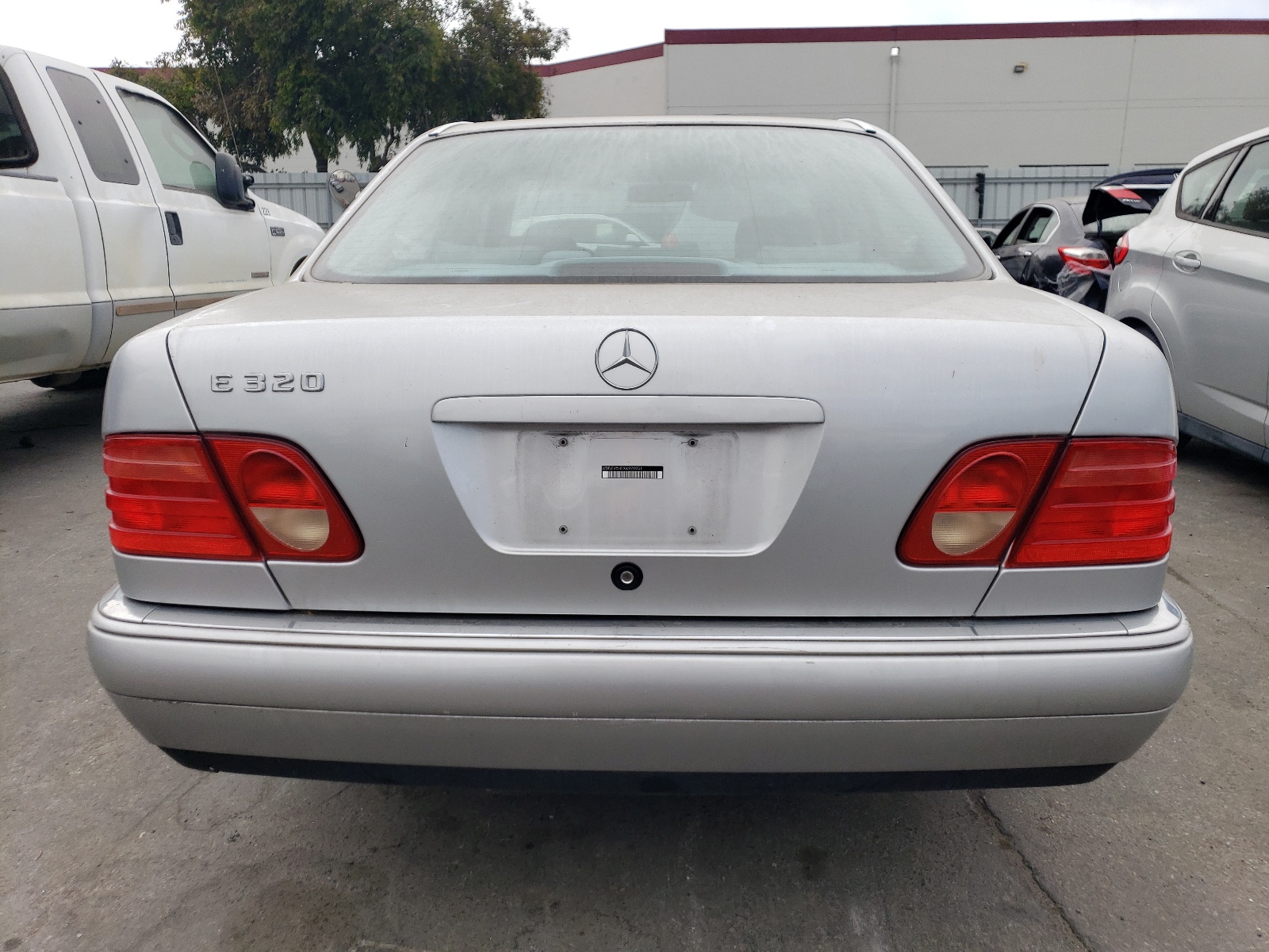 WDBJF65H0XA920931 1999 Mercedes-Benz E 320