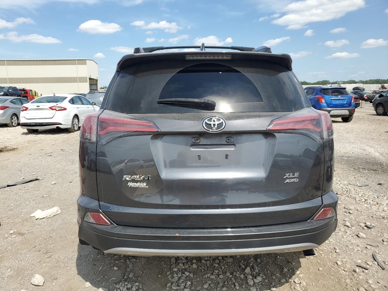 JTMRFREV8HD212180 2017 Toyota Rav4 Xle