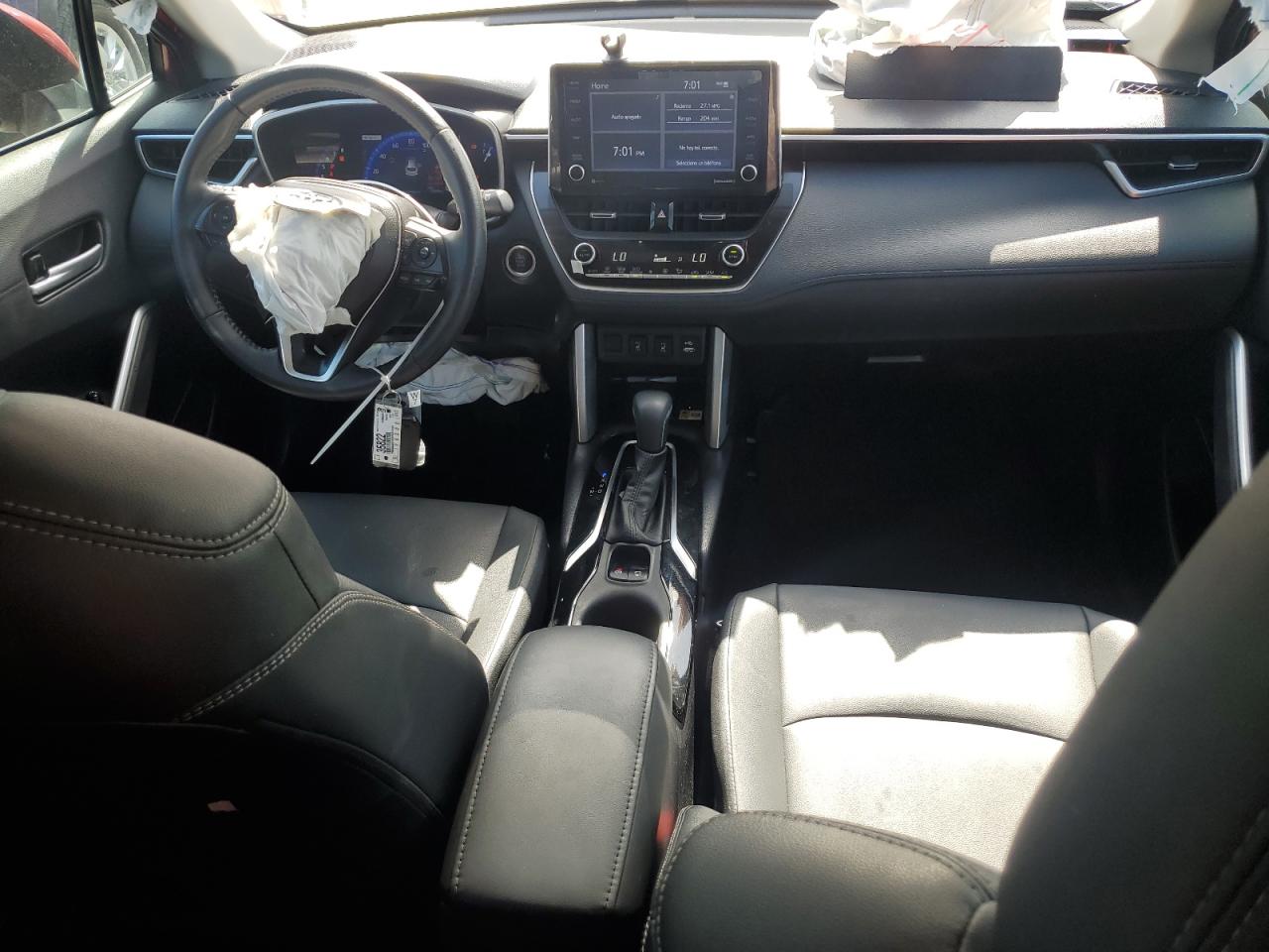 7MUDAABG5NV035822 2022 Toyota Corolla Cross Xle