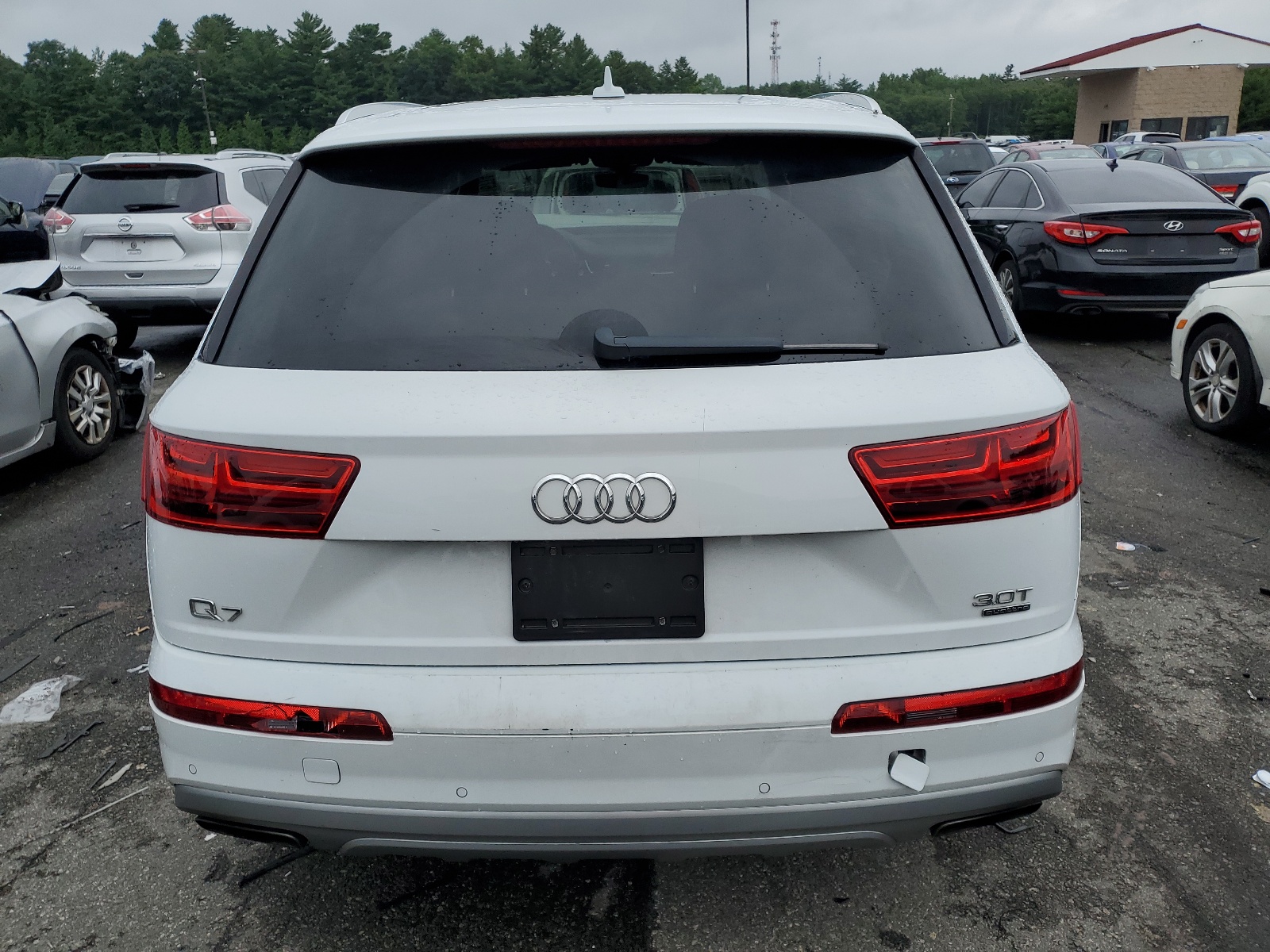 WA1LAAF79JD043678 2018 Audi Q7 Premium Plus