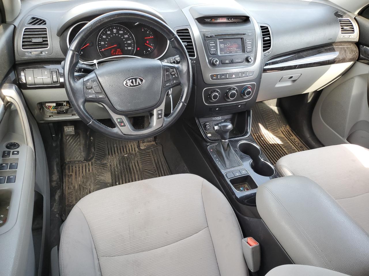 5XYKTCA68FG573915 2015 Kia Sorento Lx