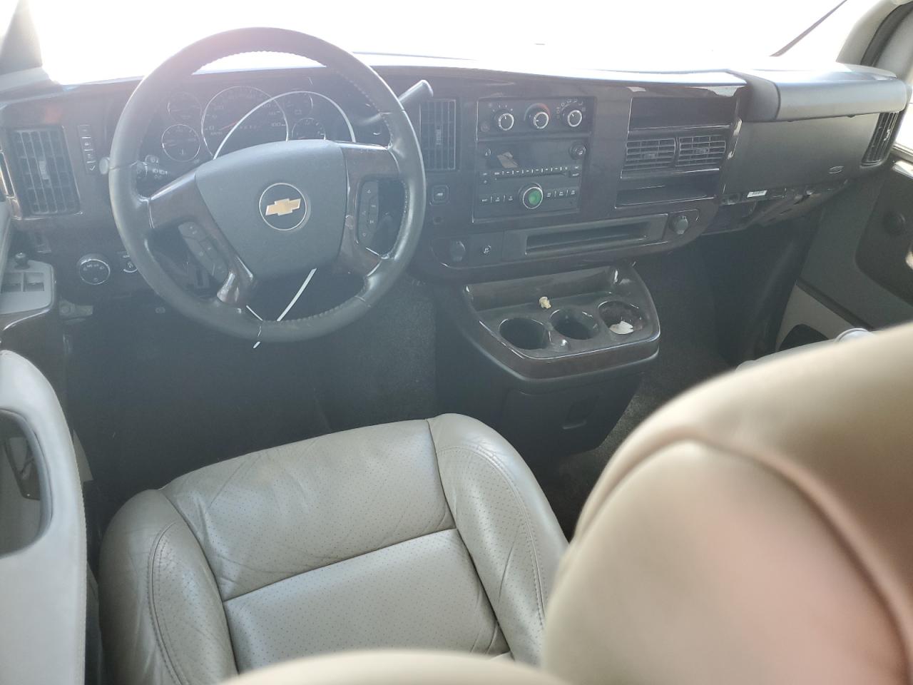 2010 Chevrolet Express G1500 4Lt VIN: 1GBUGEB40A1118270 Lot: 64068004