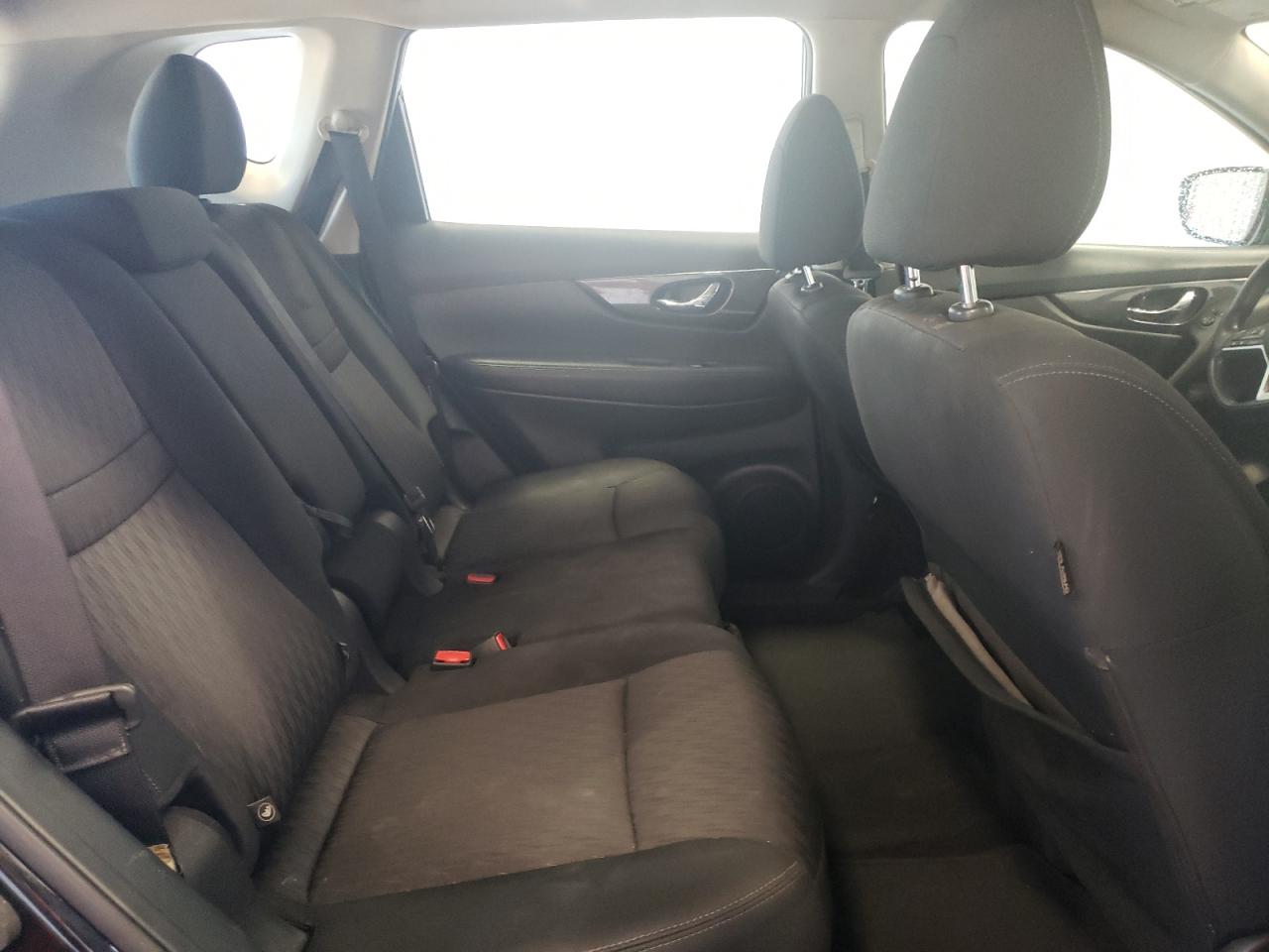 2018 Nissan Rogue S VIN: KNMAT2MT6JP551389 Lot: 61925904