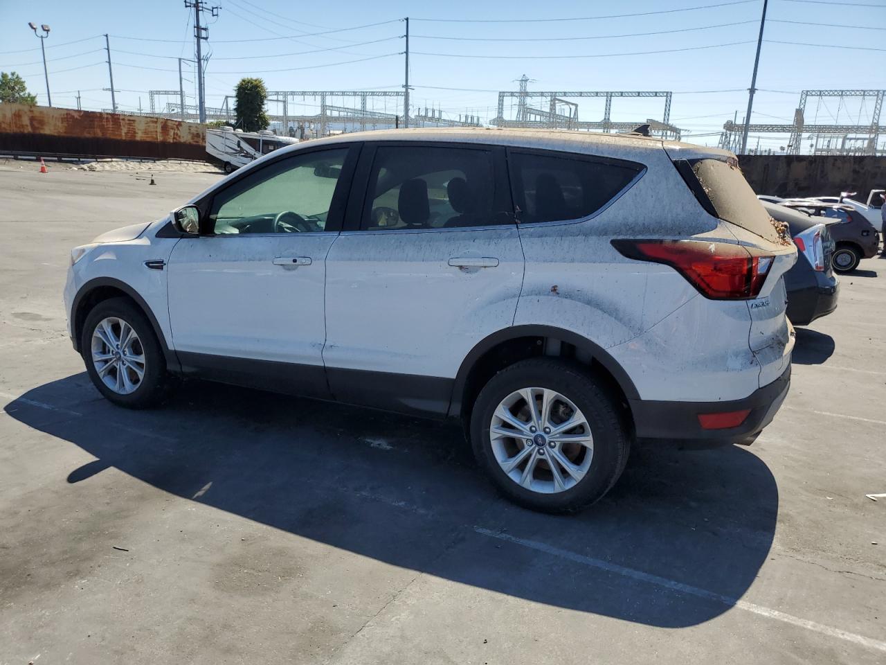 VIN 1FMCU9GD2KUA20966 2019 FORD ESCAPE no.2