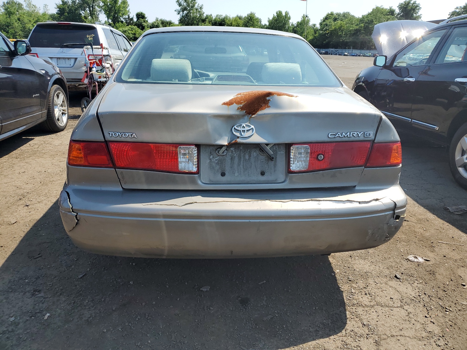 4T1BG22K9YU681905 2000 Toyota Camry Ce