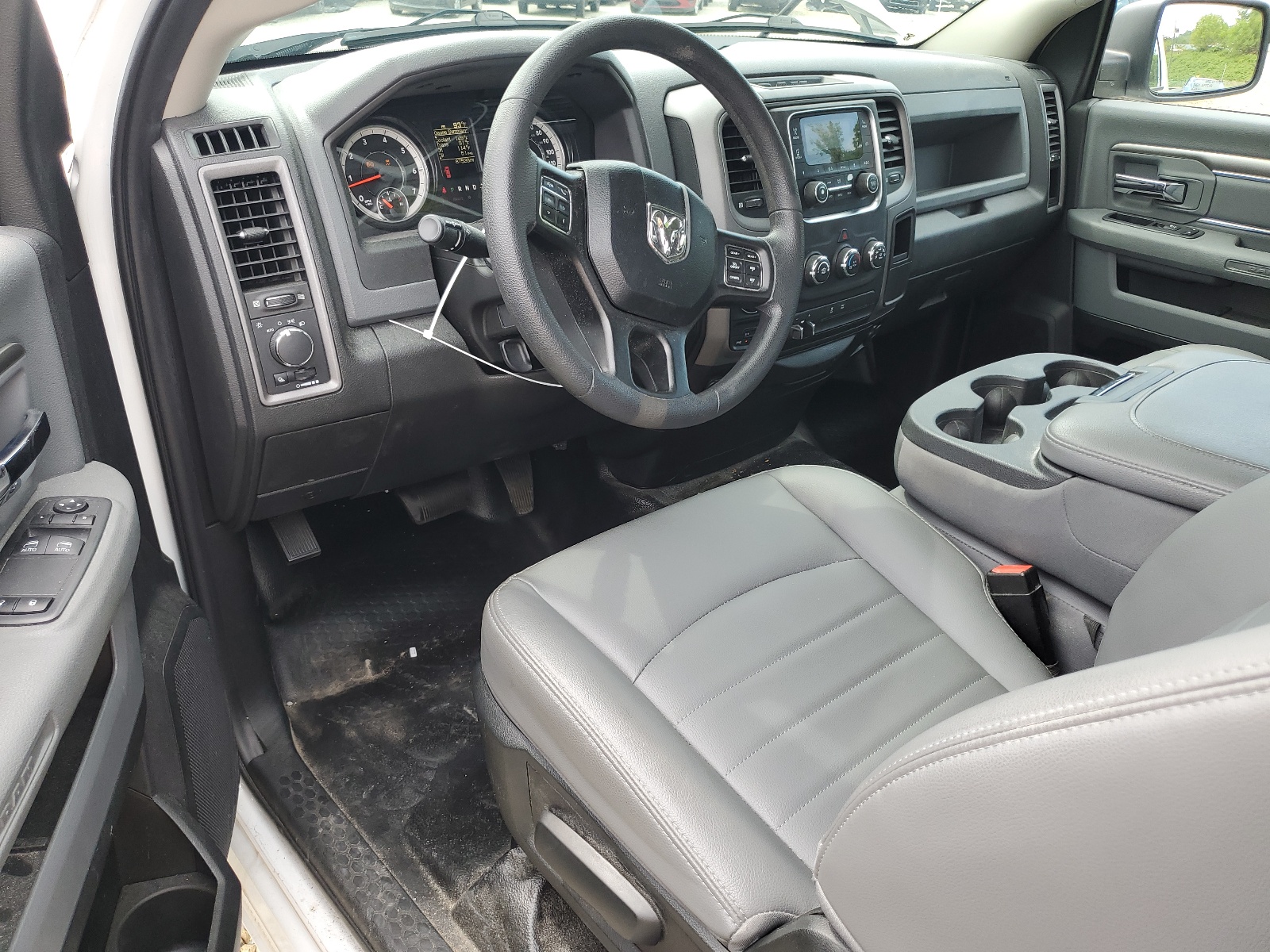 3C6JR7DT0KG602975 2019 Ram 1500 Classic Tradesman