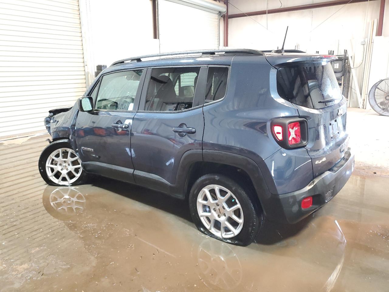 VIN ZACNJDB14NPN80674 2022 JEEP RENEGADE no.2