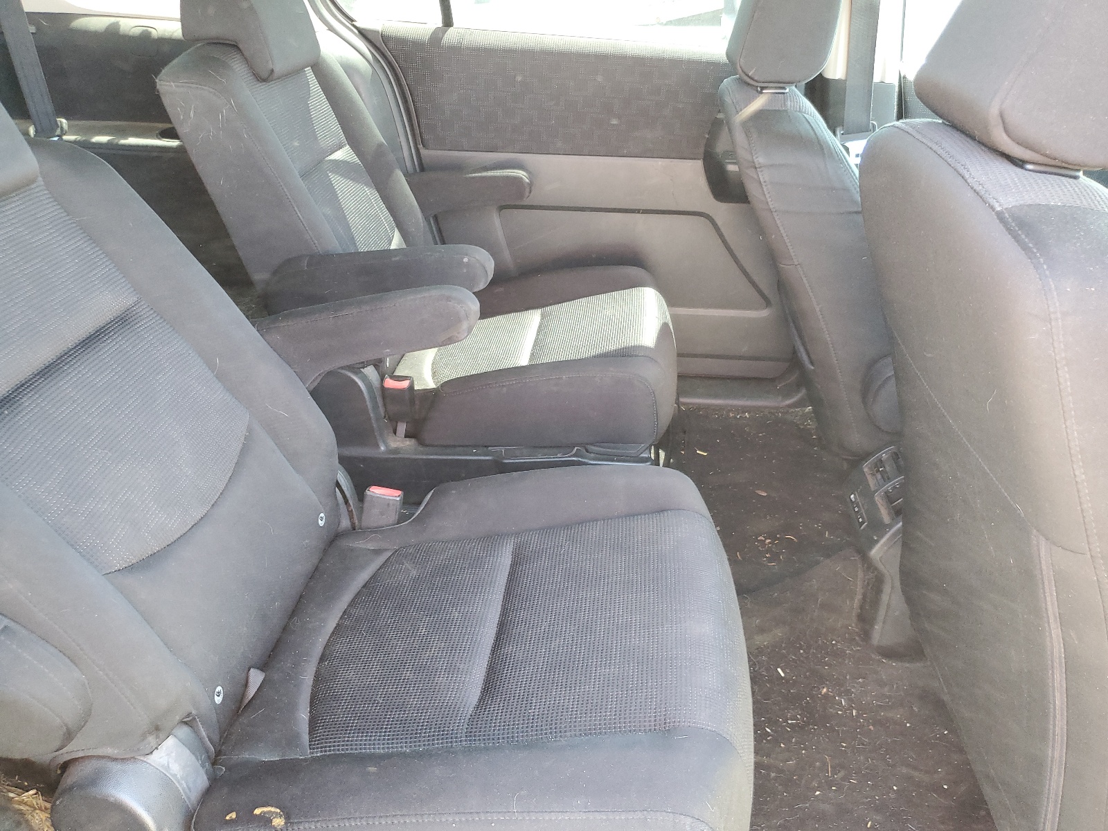 JM1CR29L590353598 2009 Mazda 5