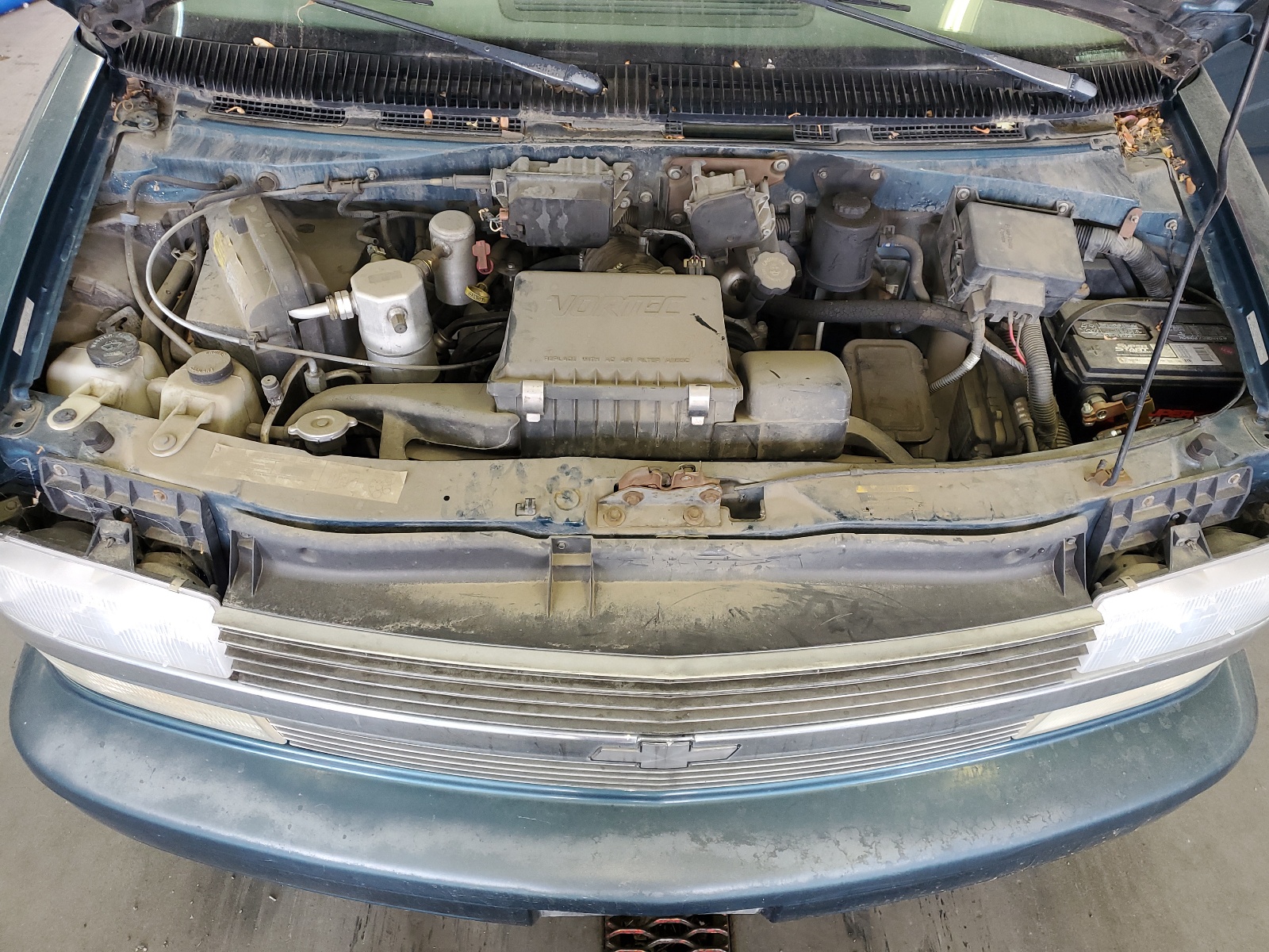 1GNEL19W9YB151341 2000 Chevrolet Astro