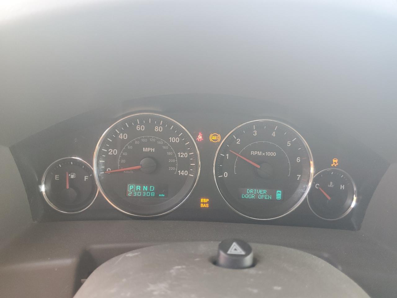 2007 Jeep Commander VIN: 1J8HG48K97C611982 Lot: 63478114