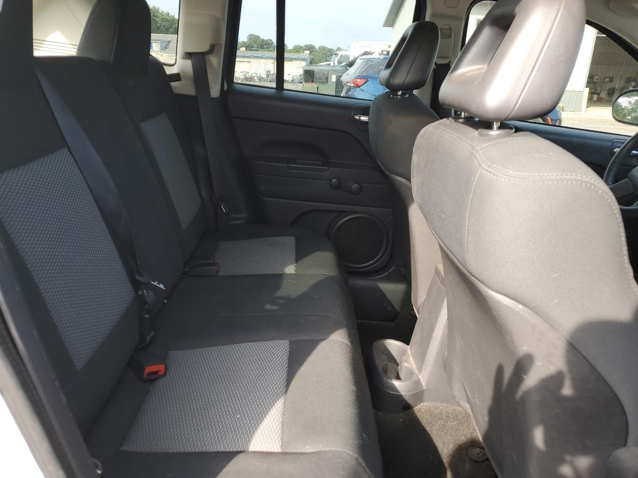 2009 Jeep Compass Sport VIN: 1J4FF47B49D218692 Lot: 63600964