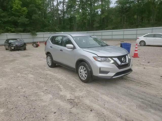 2017 Nissan Rogue S VIN: JN8AT2MVXHW011663 Lot: 64783484