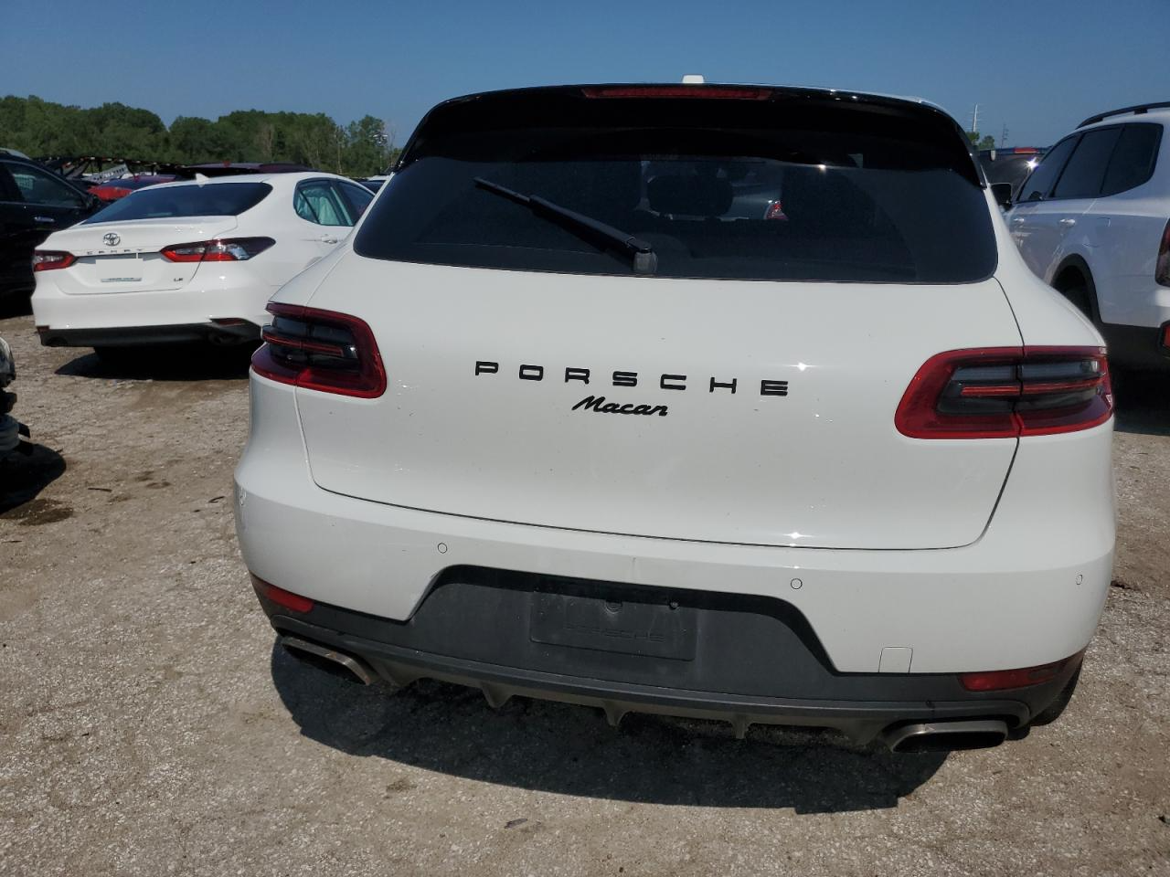 WP1AA2A5XHLB81561 2017 Porsche Macan