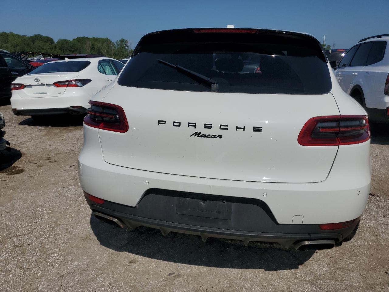 2017 Porsche Macan VIN: WP1AA2A5XHLB81561 Lot: 62028094