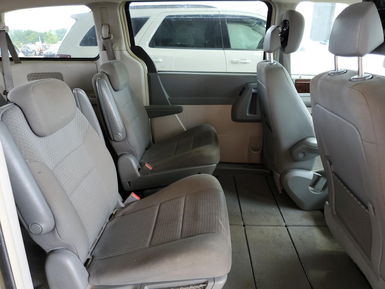 2010 Chrysler Town & Country Touring VIN: 2A4RR5D19AR449191 Lot: 64084984