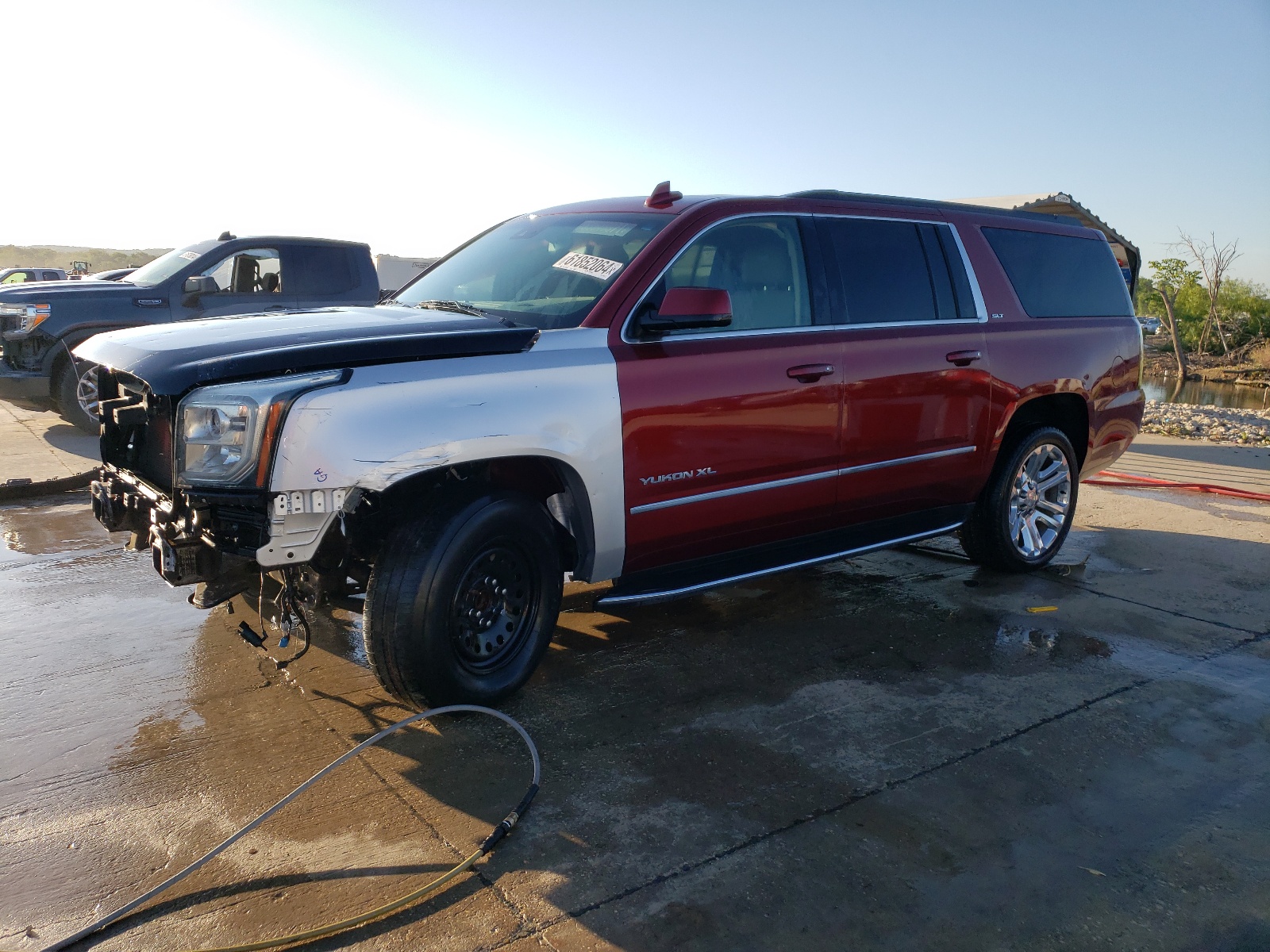 2018 GMC Yukon Xl C1500 Slt vin: 1GKS1GKC0JR383381