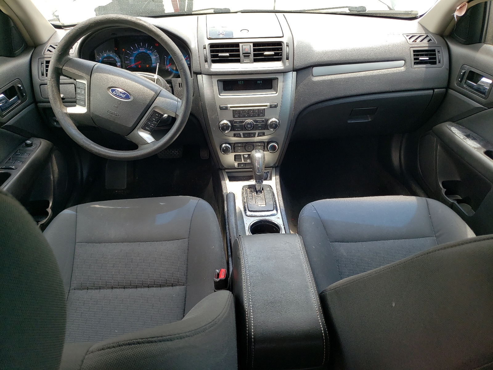 3FAHP0HA1BR235673 2011 Ford Fusion Se