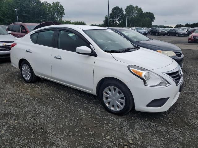 Седани NISSAN VERSA 2016 Білий