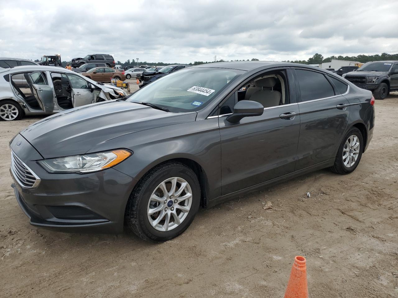 VIN 3FA6P0G73JR167677 2018 FORD FUSION no.1