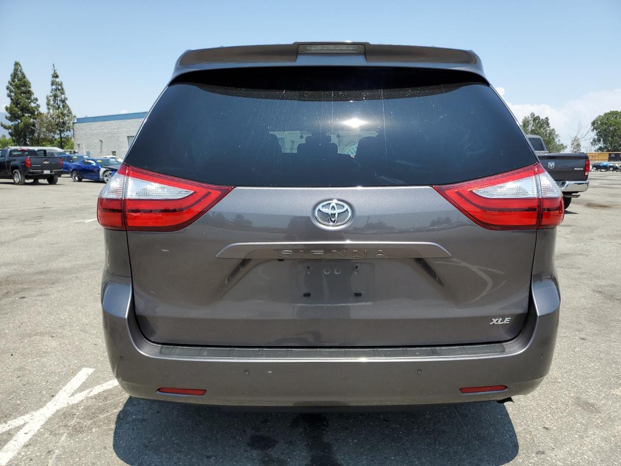 2019 Toyota Sienna Xle VIN: 5TDYZ3DC9KS990418 Lot: 64711124