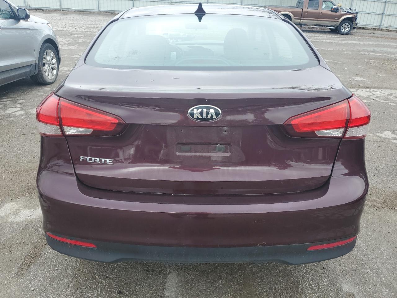 2018 Kia Forte Lx VIN: 3KPFK4A73JE239185 Lot: 65405554