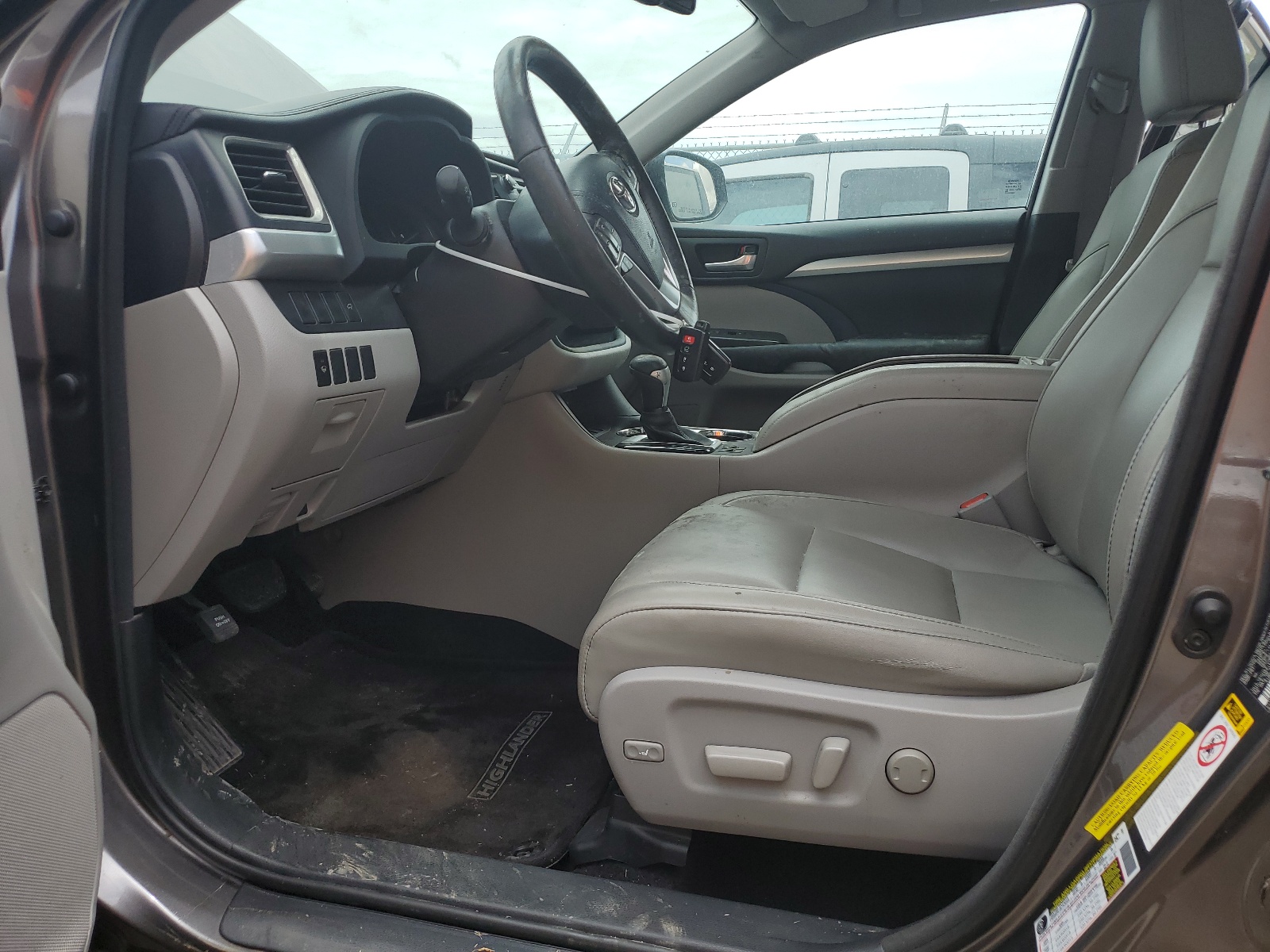 5TDKKRFH4FS088299 2015 Toyota Highlander Xle