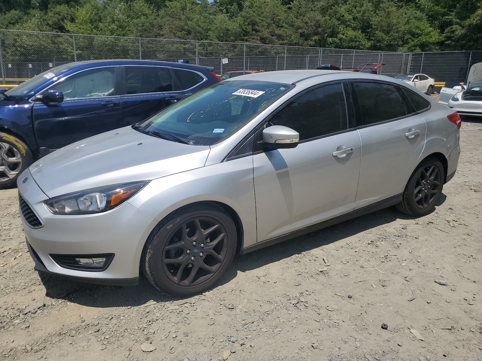 2016 Ford Focus Se vin: 1FADP3F21GL208801