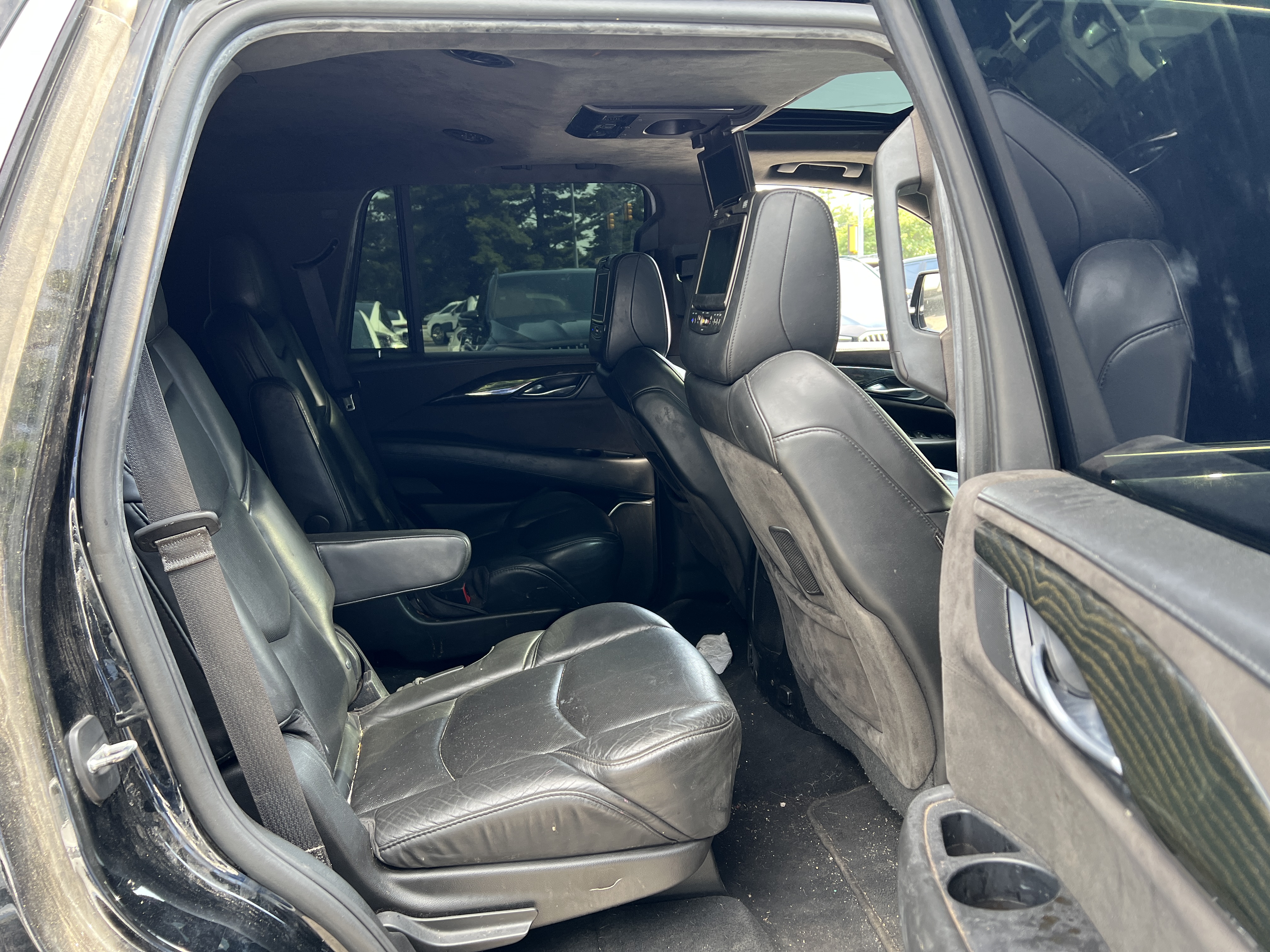 2018 Cadillac Escalade Platinum vin: 1GYS4DKJ1JR334247