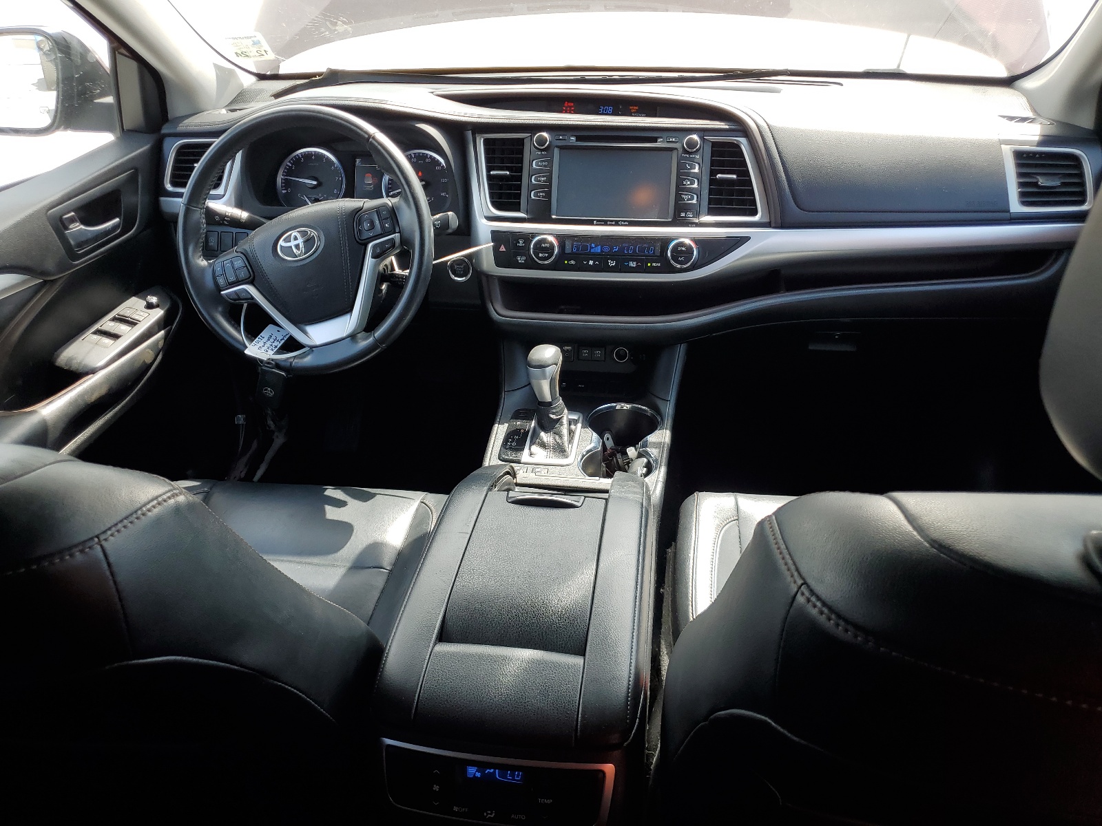 5TDKZRFH7JS273984 2018 Toyota Highlander Se