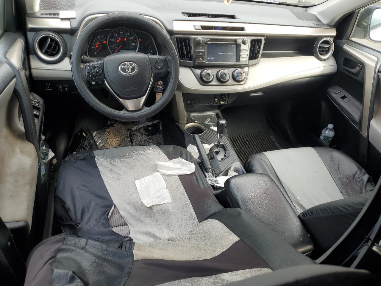 2015 Toyota RAV 4 - Image 8