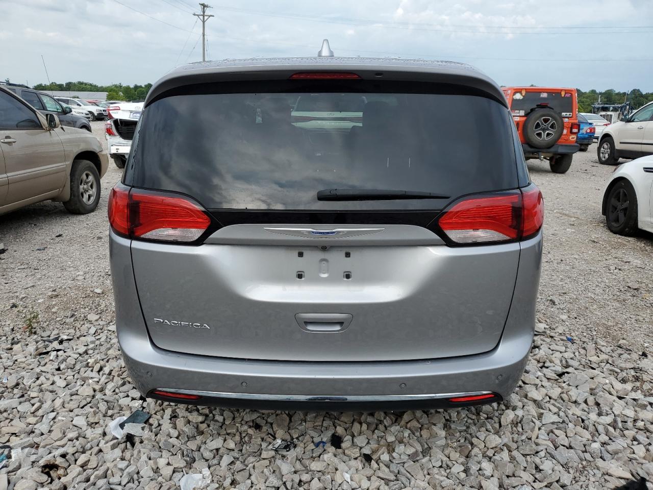 2017 Chrysler Pacifica Touring L VIN: 2C4RC1BG6HR756982 Lot: 63202084