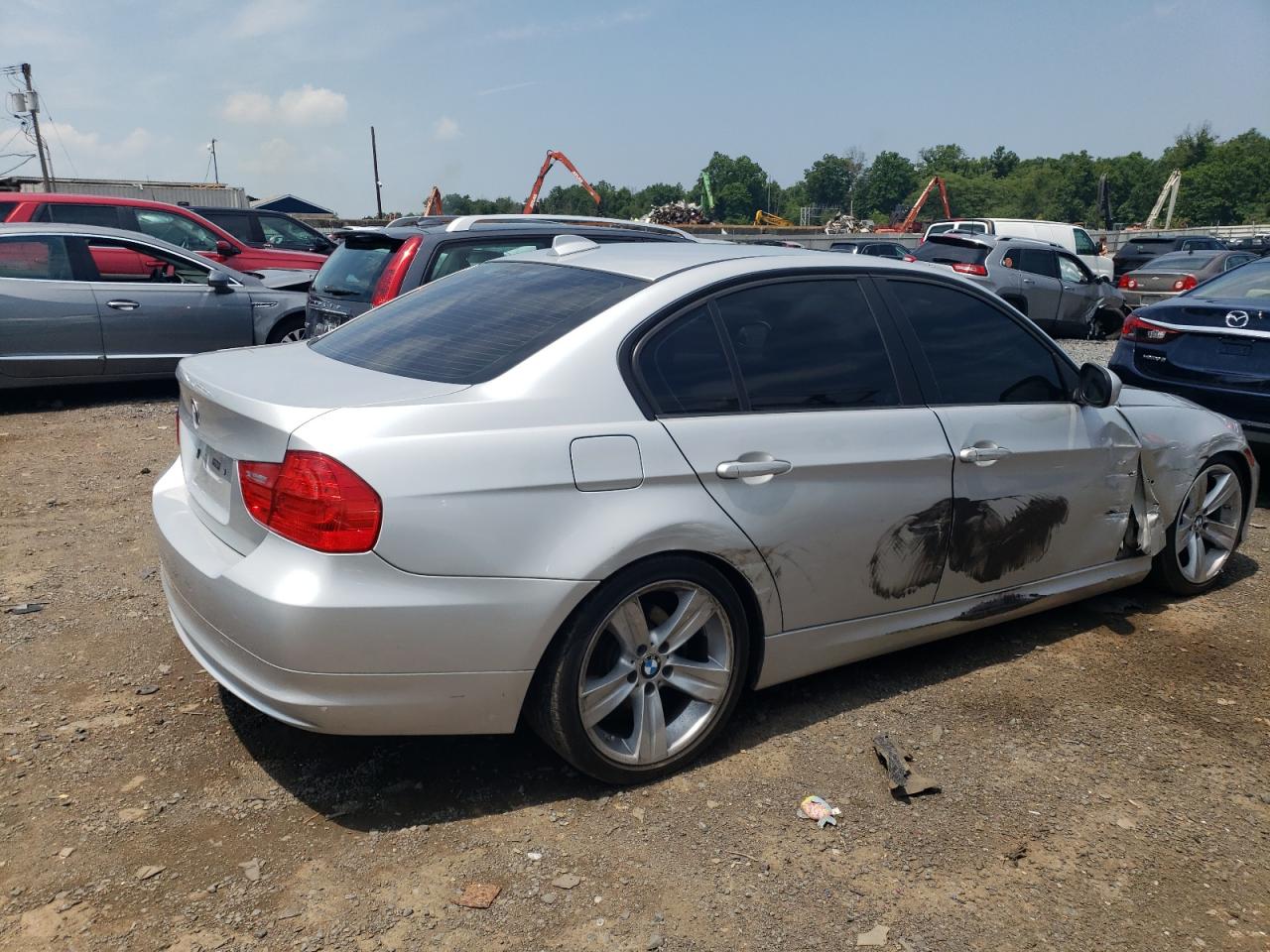 2011 BMW 328 Xi VIN: WBAPK7C52BF085882 Lot: 62589184