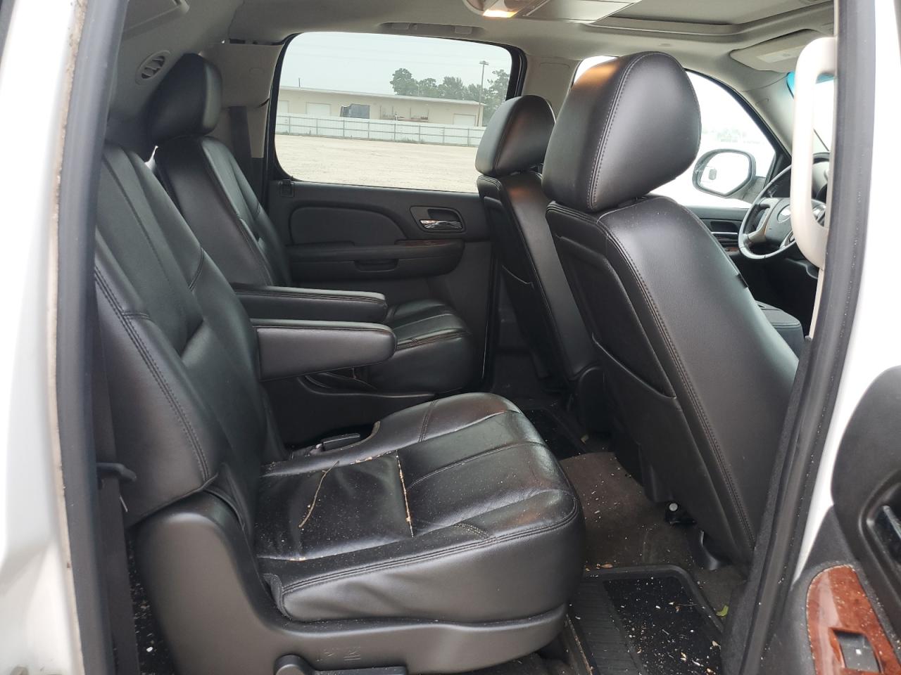 2013 Chevrolet Suburban C1500 Lt VIN: 1GNSCJE07DR190774 Lot: 63005294