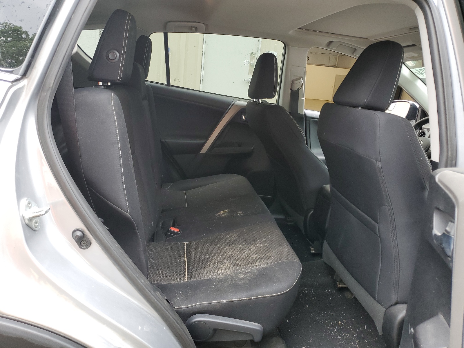 2T3RFREV0GW520168 2016 Toyota Rav4 Xle