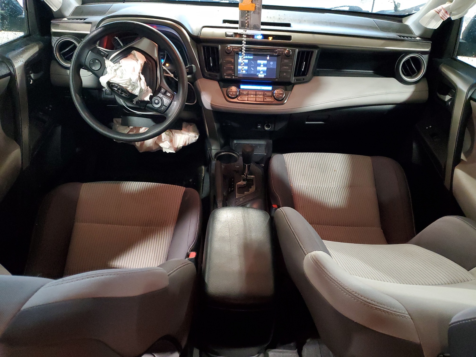 2T3RFREV7FW229777 2015 Toyota Rav4 Xle