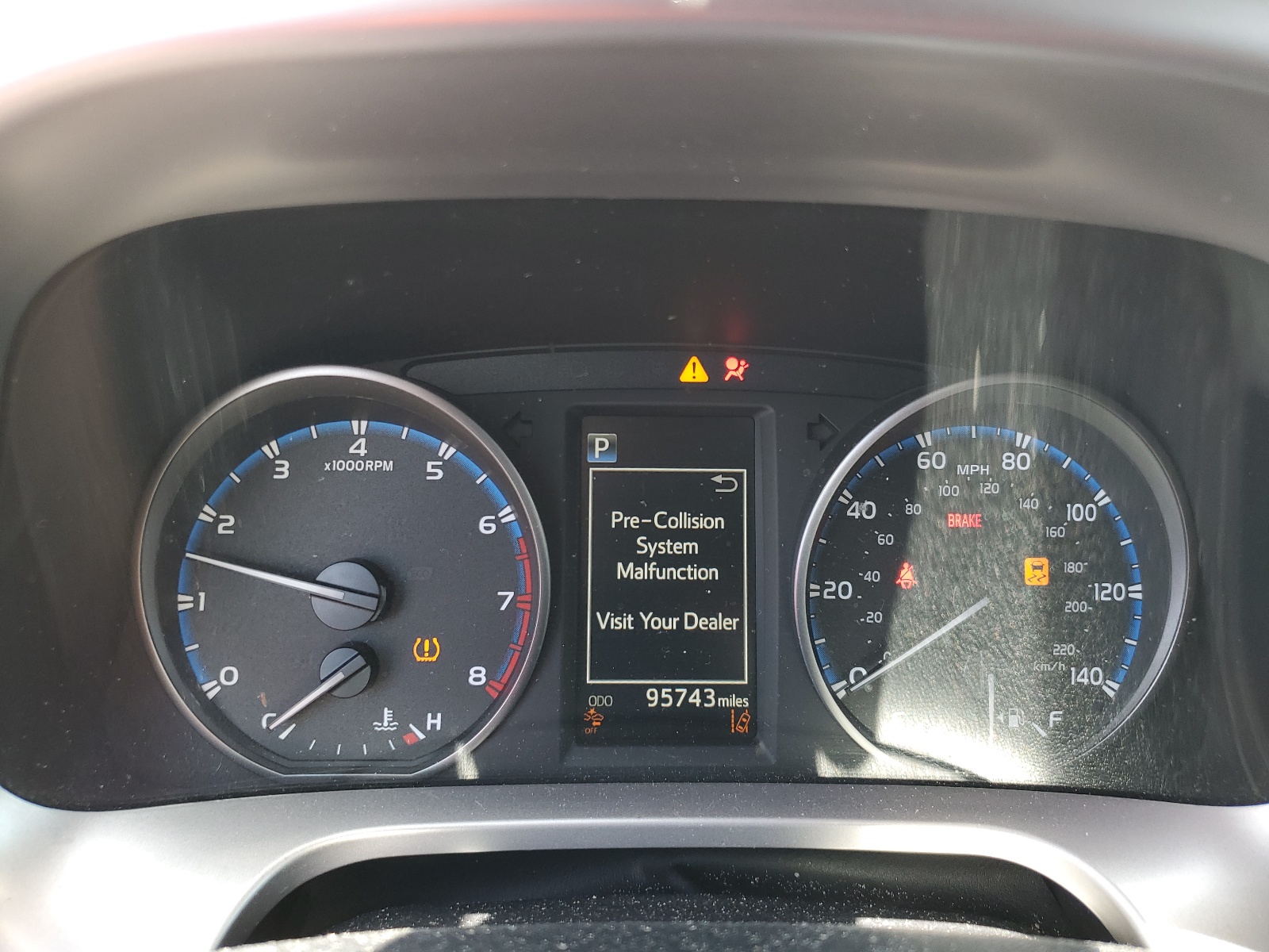 JTMRFREV6HJ702859 2017 Toyota Rav4 Xle