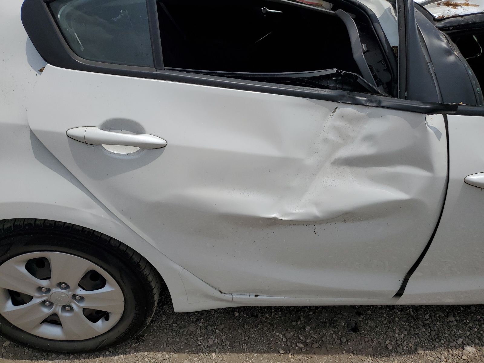 3KPFL4A79HE040570 2017 Kia Forte Lx