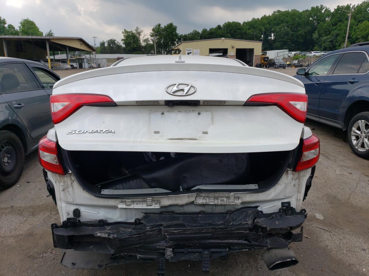 2015 Hyundai Sonata Se VIN: 5NPE24AF4FH215922 Lot: 61818814