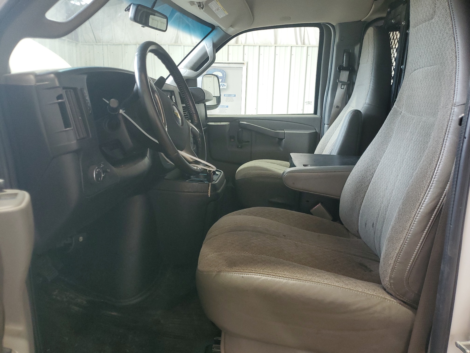 1GCWGAFP7J1309637 2018 Chevrolet Express G2500