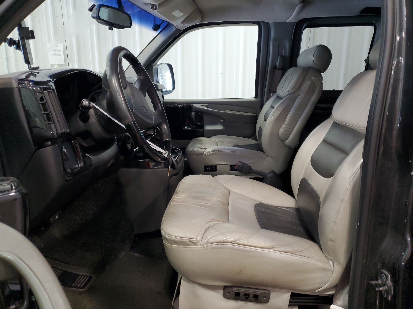 1GBFH15T731139217 2003 Chevrolet Express G1500