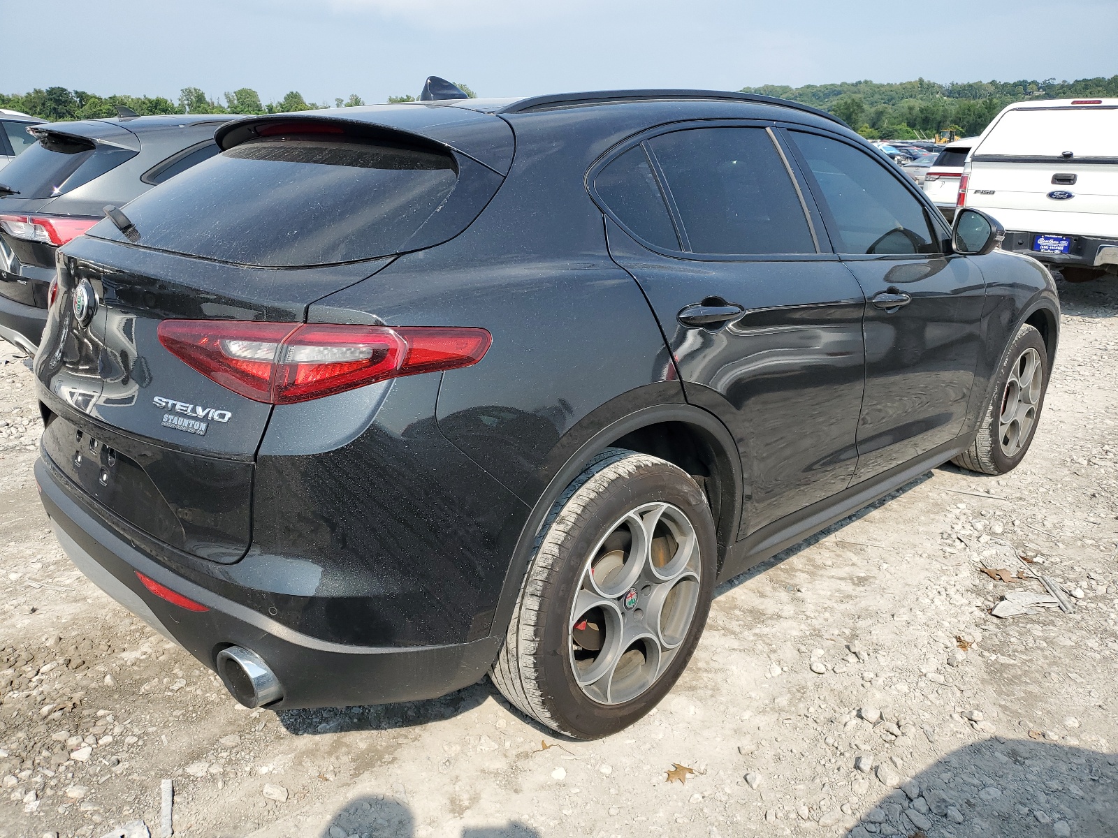 2018 Alfa Romeo Stelvio Ti Sport vin: ZASFAKNN3J7B85832