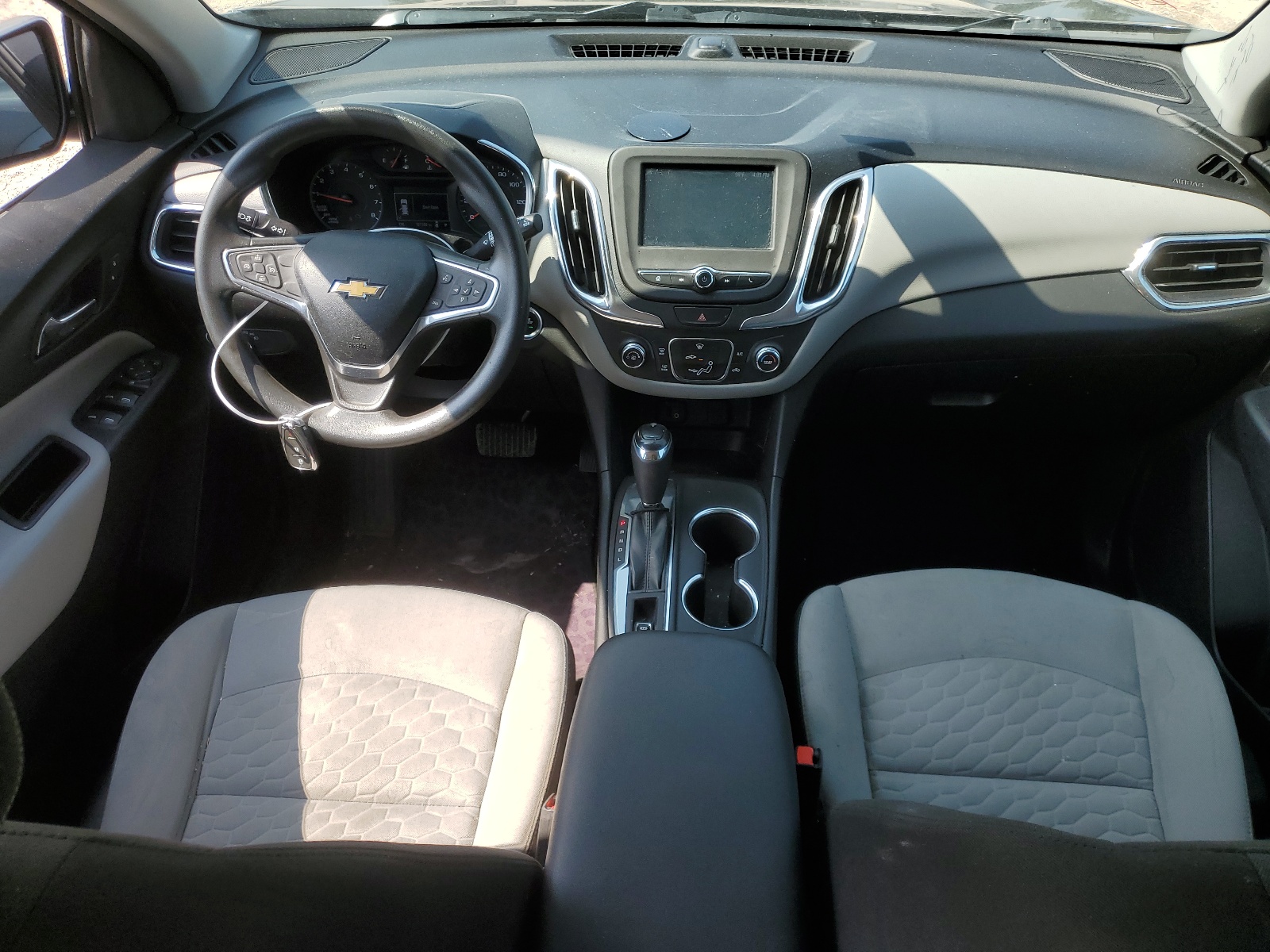 2GNAXJEV4J6254952 2018 Chevrolet Equinox Lt