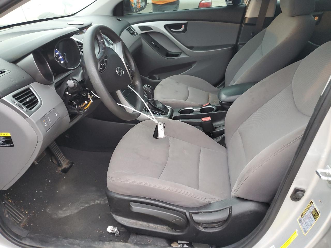 2015 Hyundai Elantra - Image 7