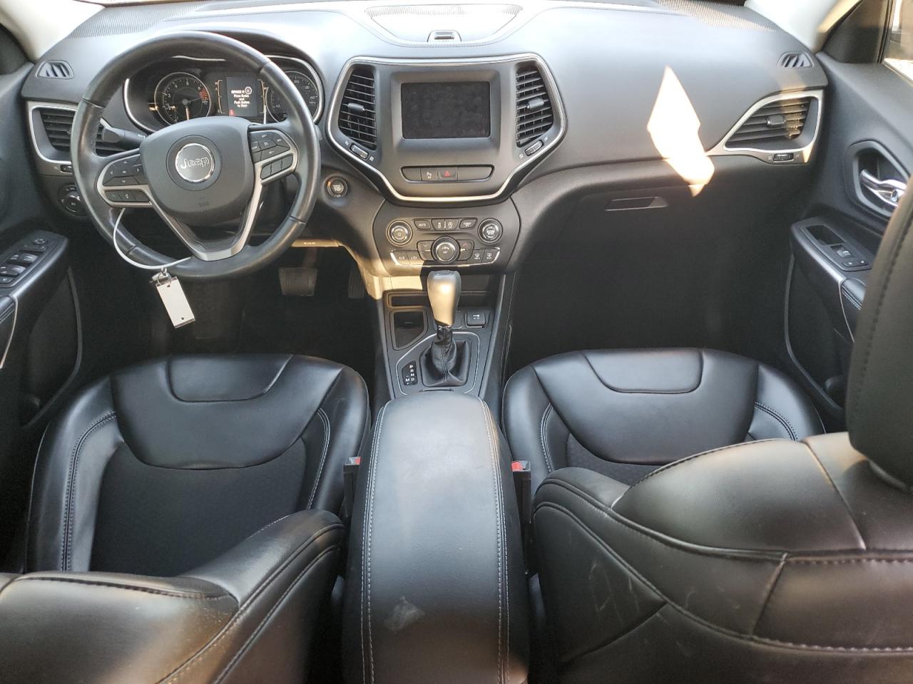 2019 Jeep Cherokee Latitude Plus VIN: 1C4PJLLB0KD395898 Lot: 62537084