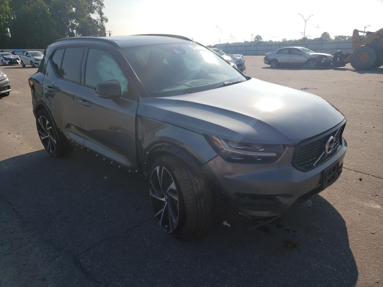 2019 Volvo Xc40 T5 R-Design VIN: YV4162UM2K2155598 Lot: 62072964