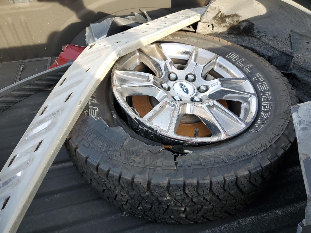 2017 Ford F150 Supercrew VIN: 1FTEW1CF2HKC33002 Lot: 63492014