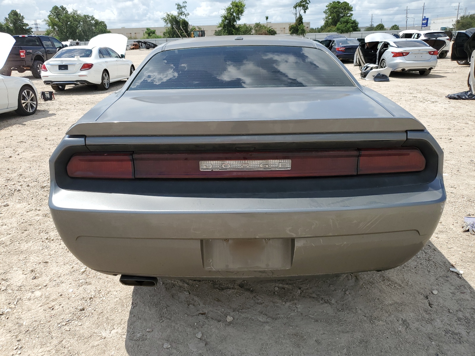 2B3CJ4DG9BH570362 2011 Dodge Challenger